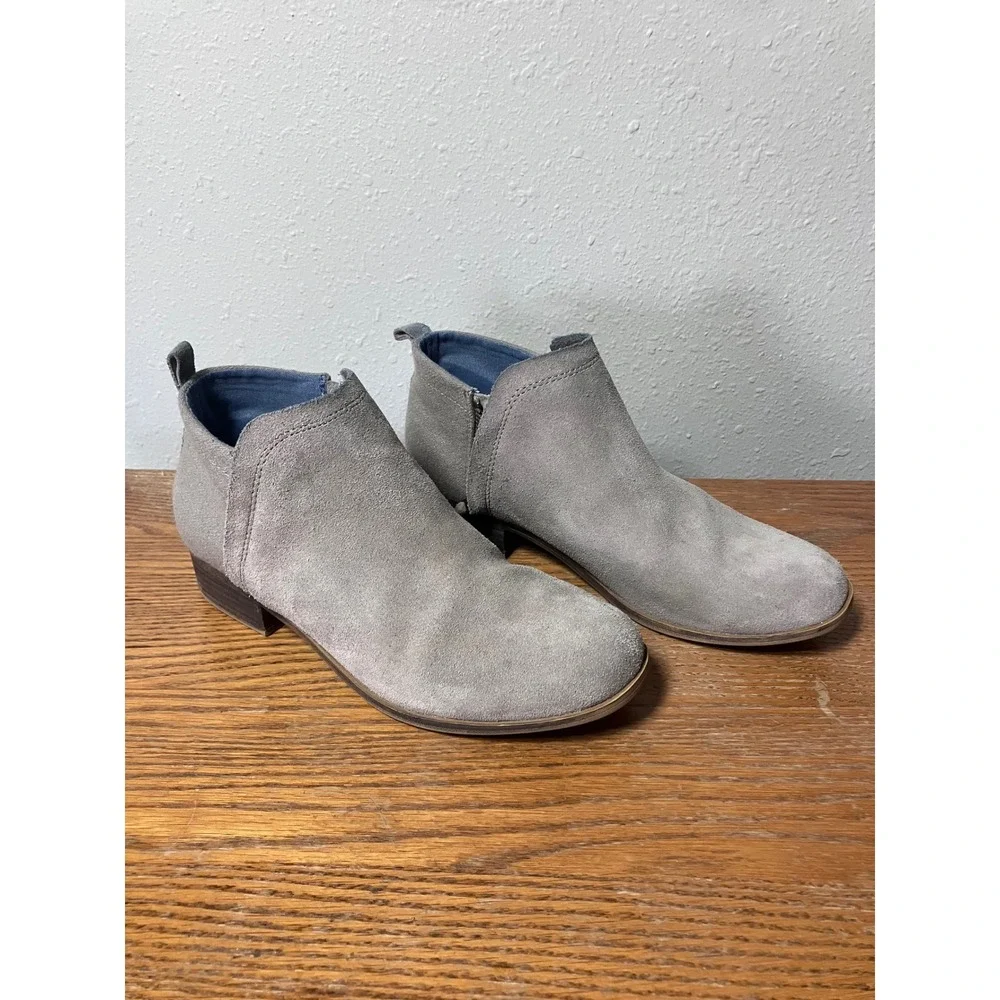 TOMS Deia‎ Grey Suede Ankle Booties Side Zip Low Block Heel Womens Size 9